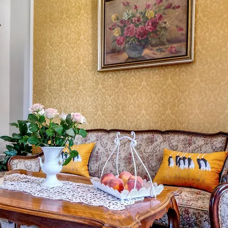 Apartament & Spa Dworski Zakatek アパート レダ